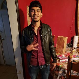 Meet your Posher, Luis